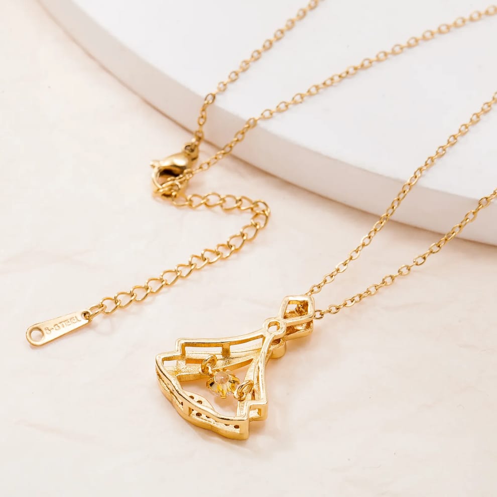 Luxury Fan-Shaped Rhinestone Pendant Necklace for Women