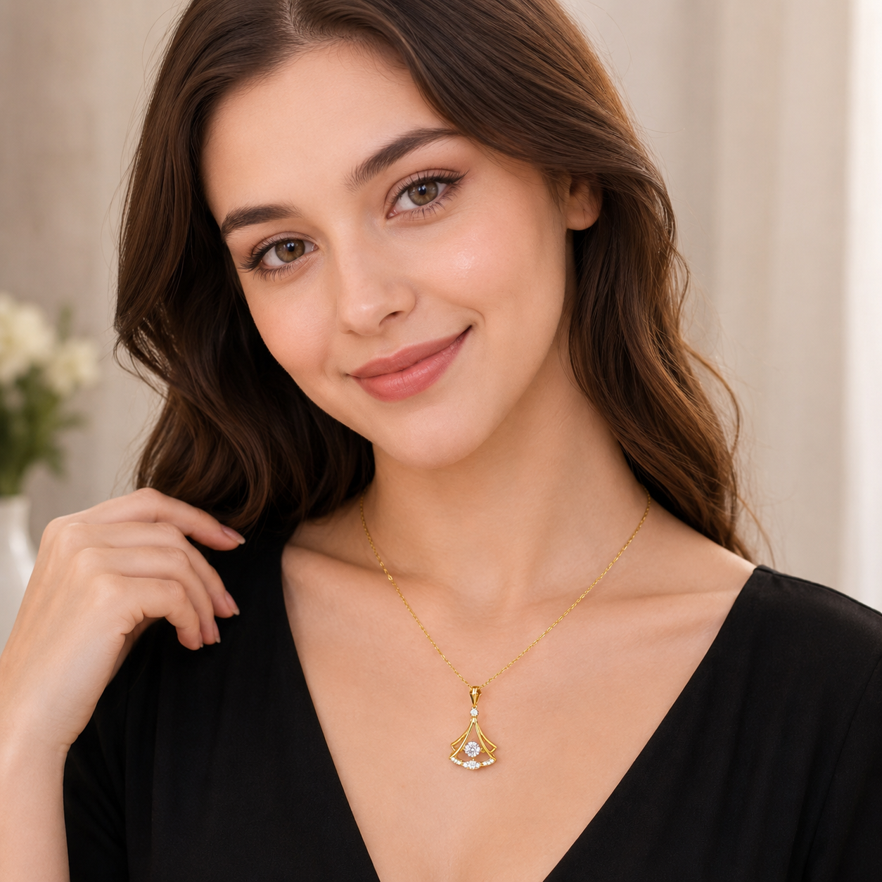 Luxury Fan-Shaped Rhinestone Pendant Necklace for Women